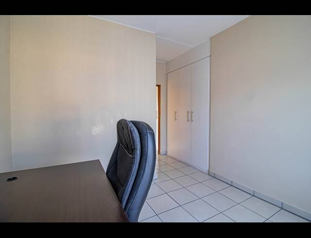 2 BEDROOM APARTMENT FOR SALE IN SOUTH CREST